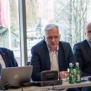Od lewej przy stole siedzą: prof. Janusz Janeczek, przewodniczący Rady NCN, wicepremier Jarosław Gowin oraz prof. Zbigniew Błocki, dyrektor NCN. Zdjęcie zrobiono podczas posiedzenia Rady NCN w dniu 18 stycznia 2018 r., fot. Magdalena Duer-Wójcik/NCN