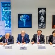 podpisanie listu intencyjnego ws. utworzenia konsorcjum CEUS, przedstawiciele agencji członkowskich składają podpisy