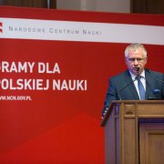 Prorektor ds. rozwoju i współpracy z gospodarką Uniwersytetu Gdańskiego prof. Krzysztof Bielawski przemawia podczas spotkania otwierającego Dni NCN