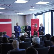 Łukasz Wojdyga, dyrektor NAWA, przemawia przed podpisaniem porozumienia