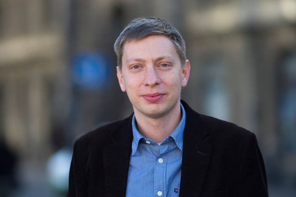 dr hab. Michał Bilewicz zdjęcie portretowe dr hab. Michała Bilewicza