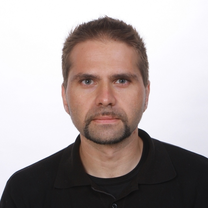 dr hab. Krzysztof Pyrć - zdjęcie portretowe