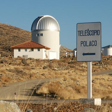 Kopuła i budynek obserwacyjny teleskopu Warszawskiego w Obserwatorium Las Campanas w Chile Kopuła i budynek obserwacyjny teleskopu Warszawskiego w Obserwatorium Las Campanas w Chile