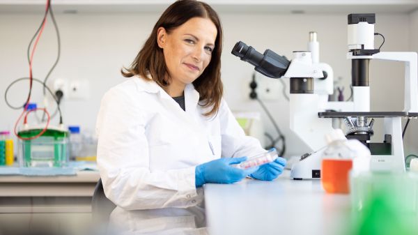 dr Aleksandra Pękowska przy pracy