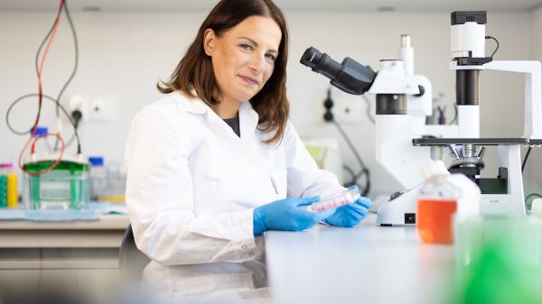 dr Aleksandra Pękowska przy pracy
