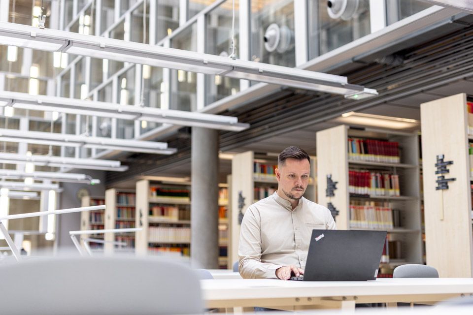Dr hab. Damian Guzek, Prof. UŚ, photo: Łukasz Bera