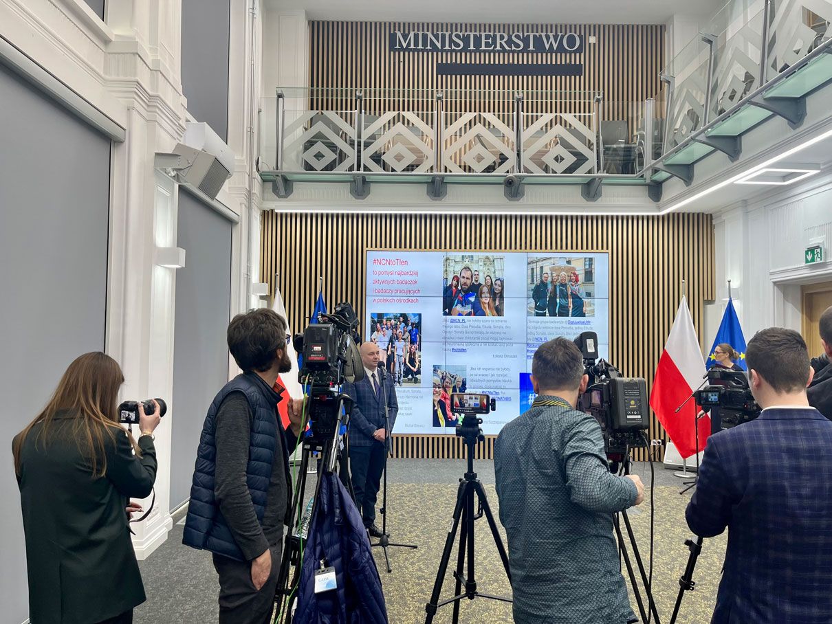 Konferencja prasowa w Ministerstwie Nauki i Szkolnictwa Wyższego z udziałem ministra Dariusza Wieczorka, wiceministra Macieja Gduli i dyrektora NCN Krzysztofa Jóźwiaka. Fot. Anna Korzekwa-Józefowicz