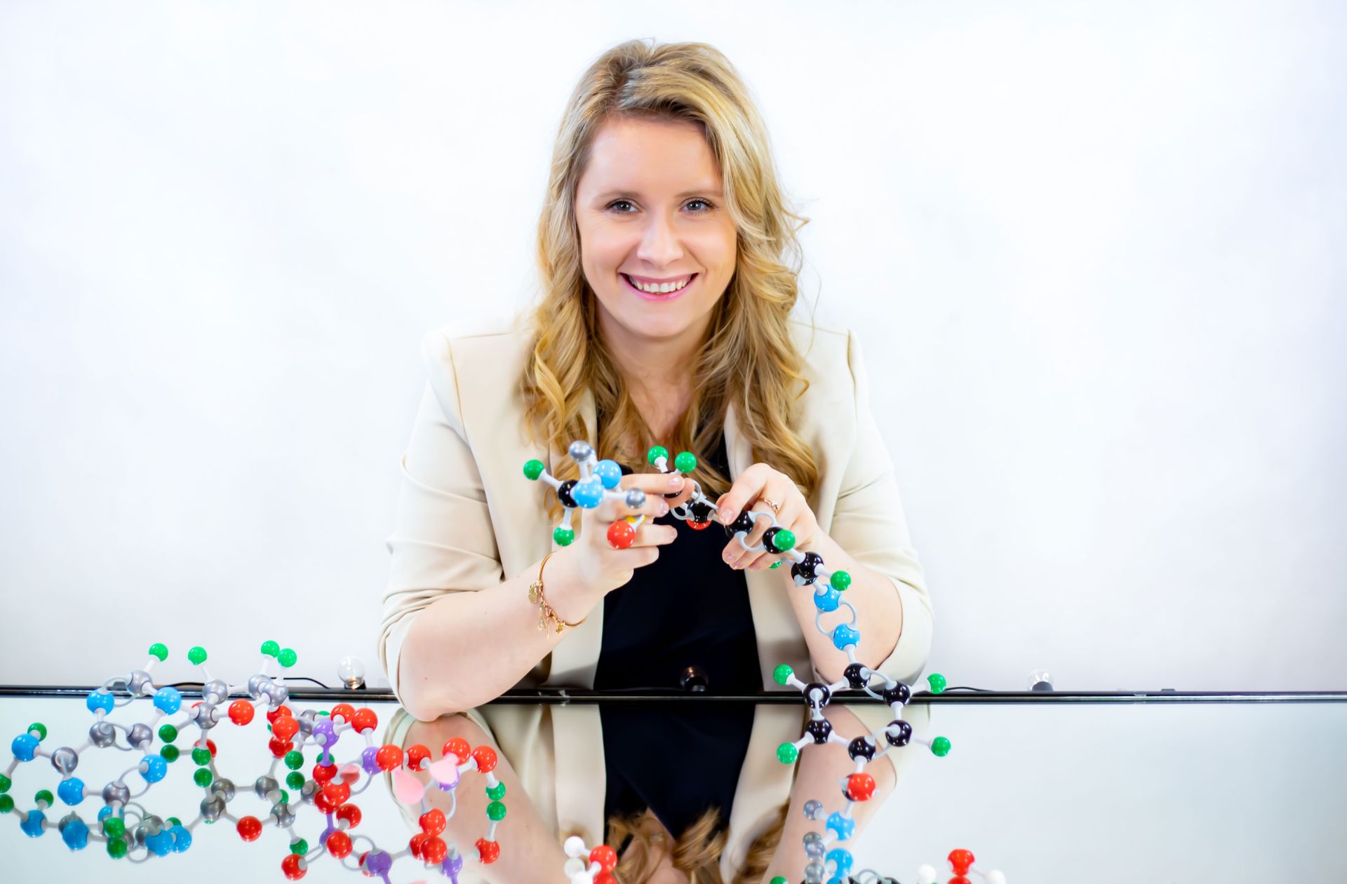 Developing a spatial model of a potential drug via computer simulations, photo by Studio AiR Bros, Toruń